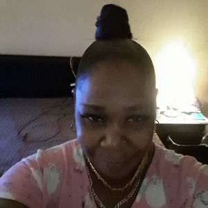 Meet your Posher, Yvette